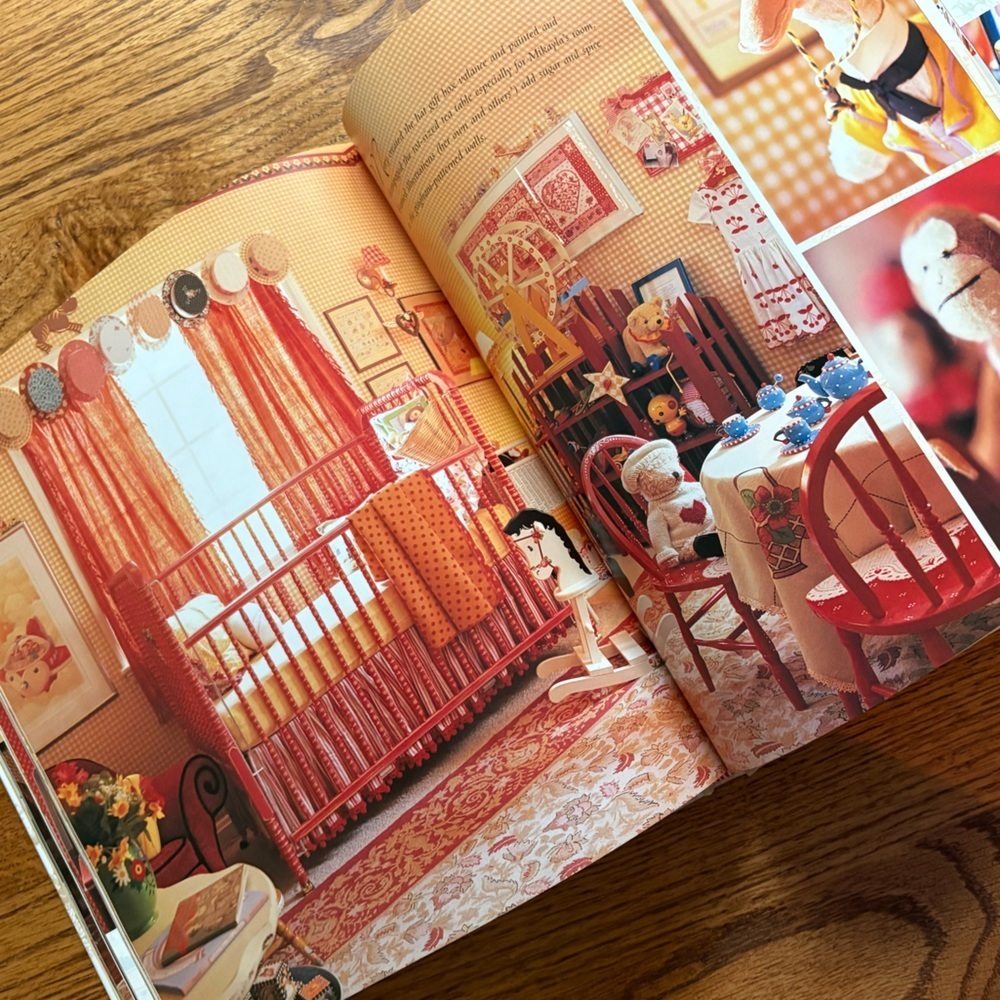 Mary Engelbreit's 2004 Home Sweet Home hardcover Book- excellent condition - Picture 10 of 11